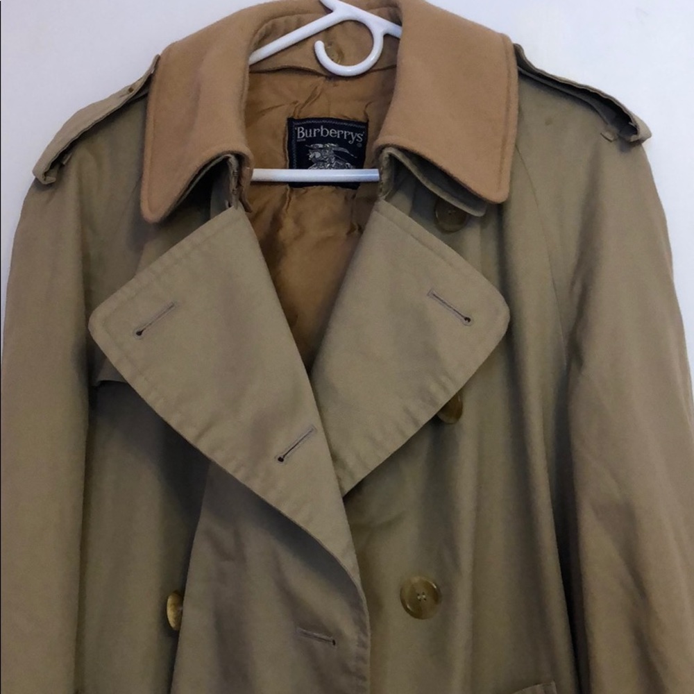 Men’s Burberry Raincoat